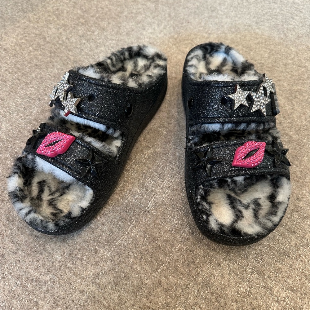 NWOB fur lined crocs sandals